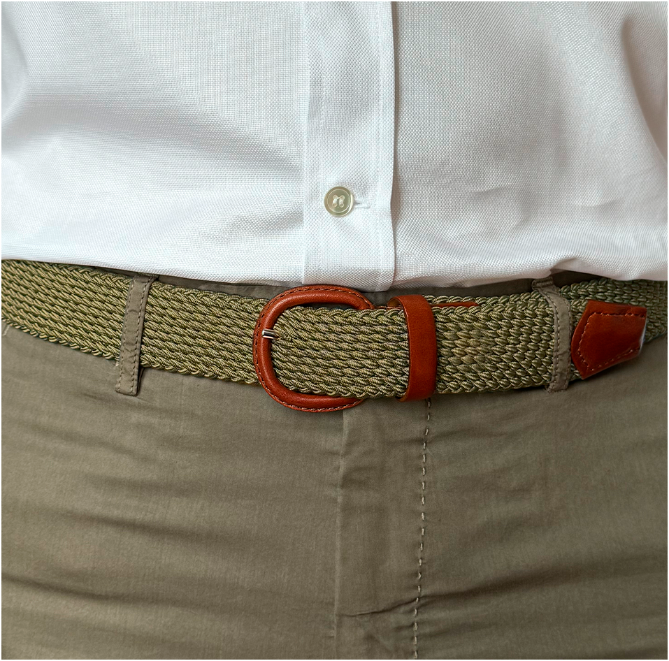 Khaki pleated belt