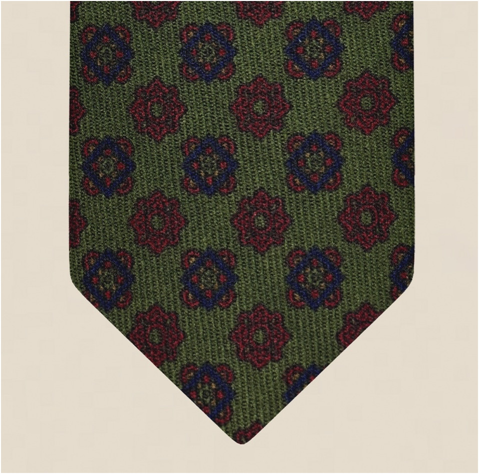 Wool tie