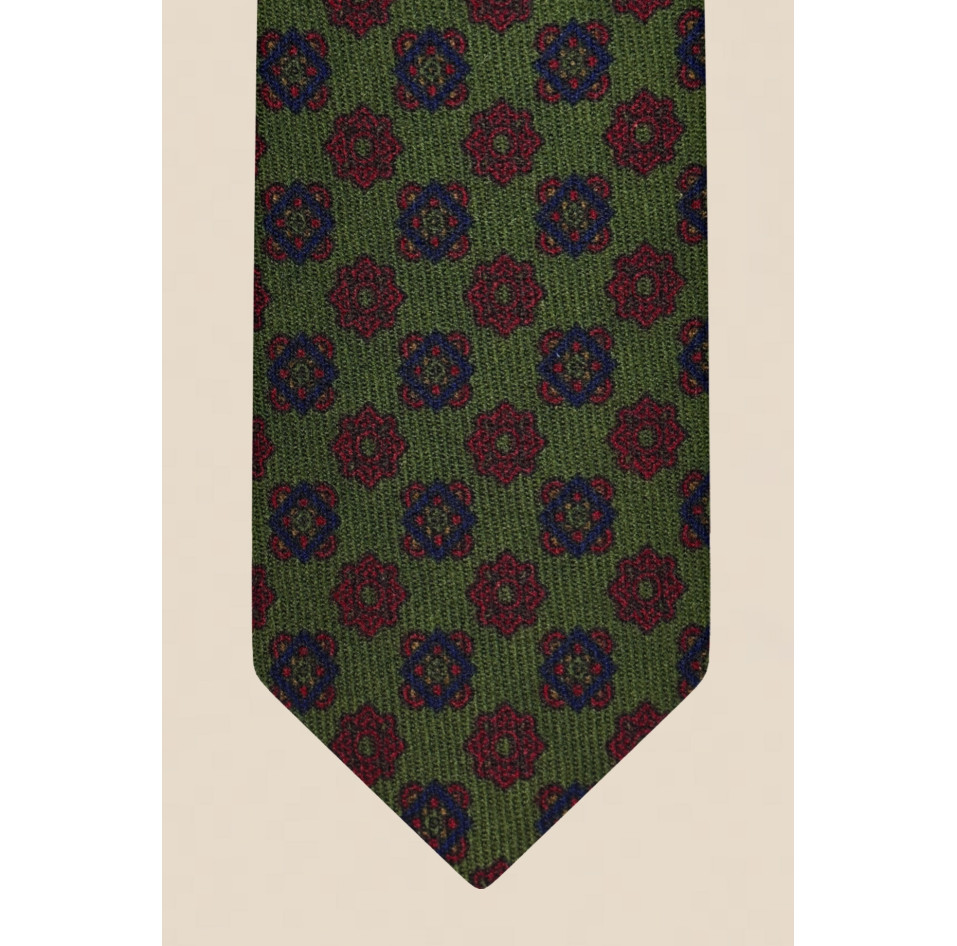 Wool tie